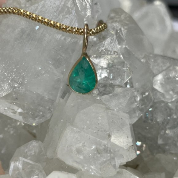 Shimmering 1.6CT Natural Colombian Emerald 14K Yellow Gold...